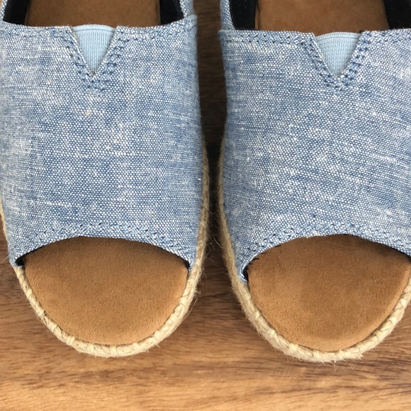 NWOT Toms Open Toe Alpargata Chambray Espadrille. - Picture 7 of 17